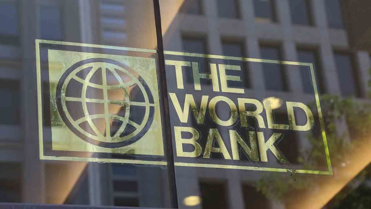 Net lending to low-income countries rose 25 per cent, also the highest level in a decade.