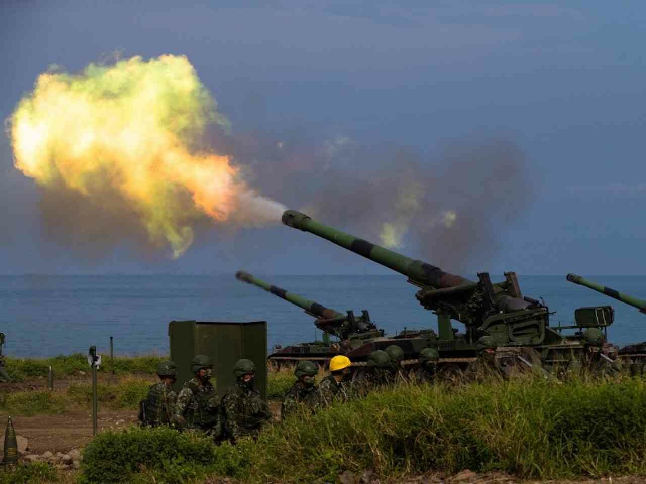 An M110A2 howitzer firing in Pingtung County, Taiwan during the Han Kuang 37 war games.