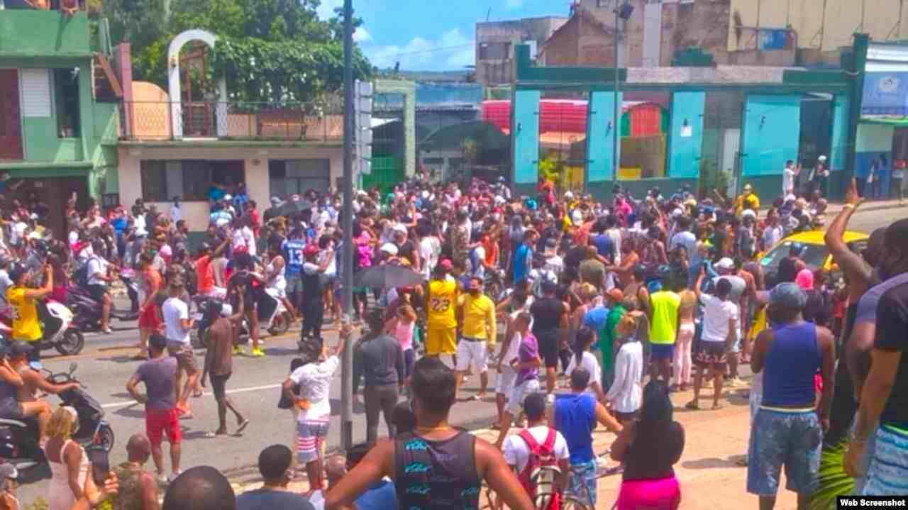 Cuban peaceful protesters in the centre of Santiago de Cuba on July 11.